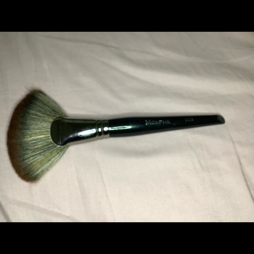 Morphe E33 Deluxe Fan Brush